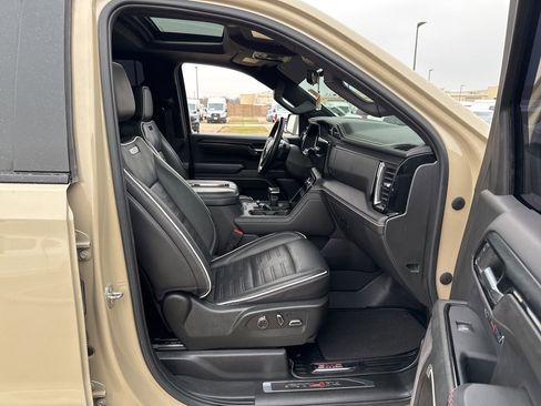 Used 2022 GMC Sierra 1500 AT4X image 13