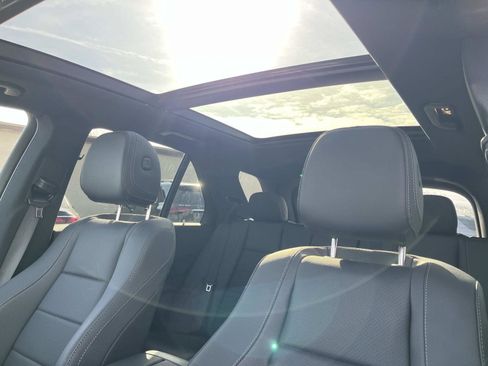 Used 2025 Mercedes-Benz GLE 350 4MATIC image 24