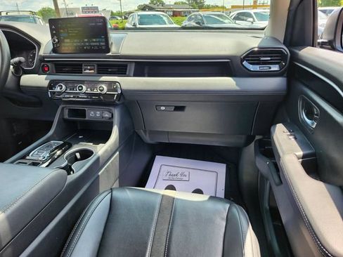 Used 2024 Honda Pilot Touring image 17