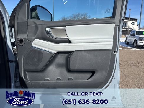 Used 2025 Ford Expedition Platinum image 45