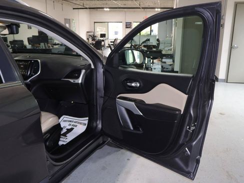 Used 2018 Jeep Cherokee Limited AWD/4WD image 26