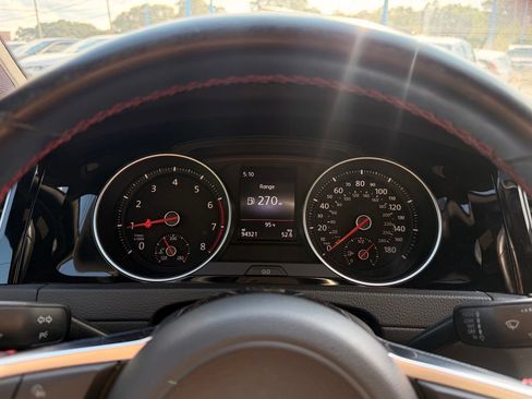 Used 2018 Volkswagen GTI SE FWD image 31