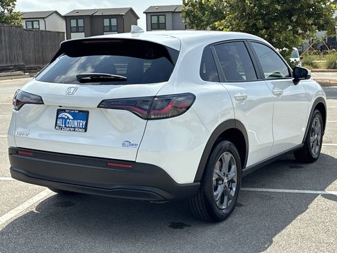 Certified 2027 Honda HR-V LX image 6