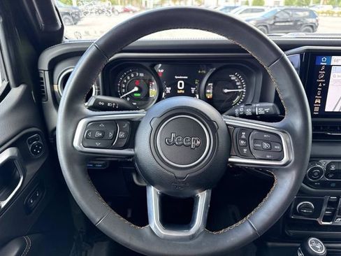Used 2024 Jeep Wrangler Unlimited Sahara w/ Technology Group AWD/4WD image 14