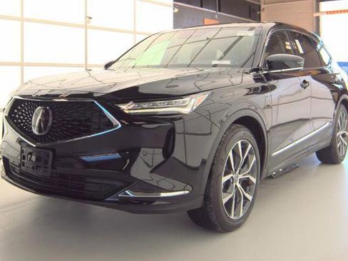 Used 2023 Acura MDX SH-AWD w/ Technology Package image 3