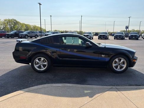 Used 2009 Ford Mustang GT RWD image 4
