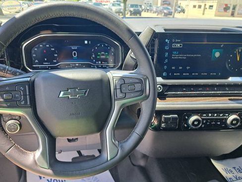 Used 2022 Chevrolet Silverado 1500 RST AWD/4WD image 8
