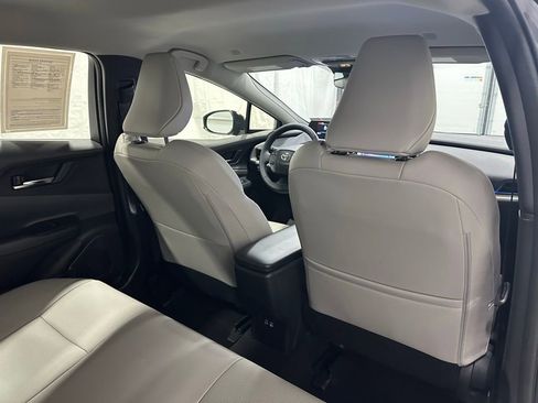 Used 2025 Toyota Prius XLE image 57