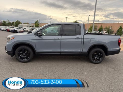 New 2026 Honda Ridgeline Black Edition image 4