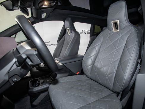 Used 2022 BMW iX xDrive50 w/ Premium Package image 14