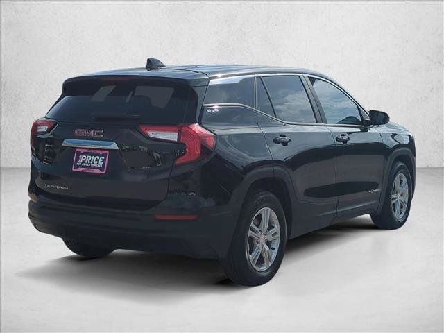 Used 2022 GMC Terrain SLE w/ LPO, Floor Liner Package FWD image 5