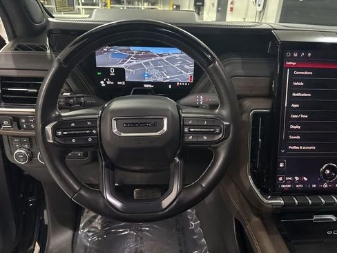 Used 2025 GMC Yukon Denali Ultimate image 38