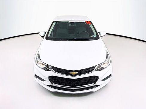 Used 2016 Chevrolet Cruze LT FWD image 13