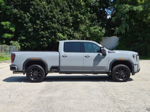 Used 2024 GMC Sierra 2500 AT4 w/ AT4 Premium Plus Package AWD/4WD image 2