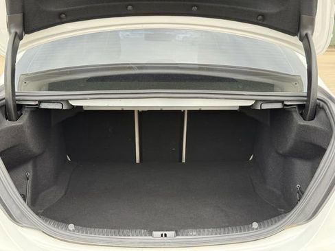 Used 2019 Mercedes-Benz C 300 Sedan image 32