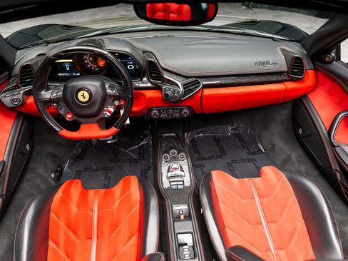 Used 2013 Ferrari 458 Spider image 5