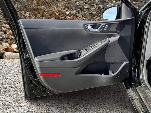 Used 2020 Hyundai Ioniq Limited image 21