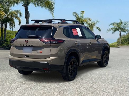 Certified 2025 Nissan Rogue SV AWD/4WD image 5