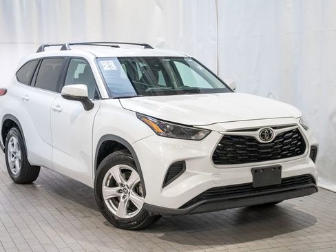 Used 2023 Toyota Highlander L image 1