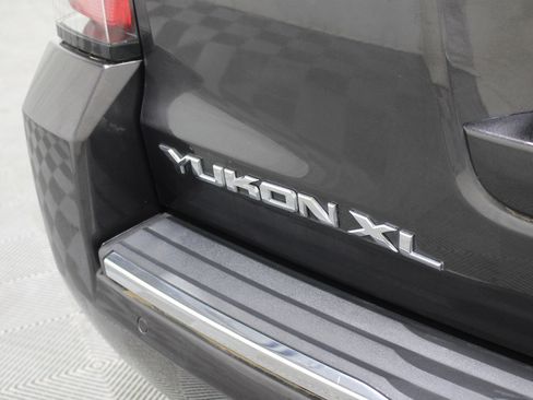 Used 2017 GMC Yukon XL Denali w/ Open Road Package image 34