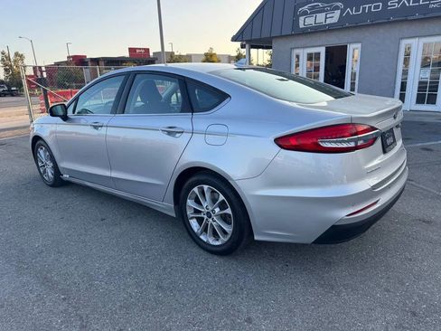 Used 2019 Ford Fusion SE image 5