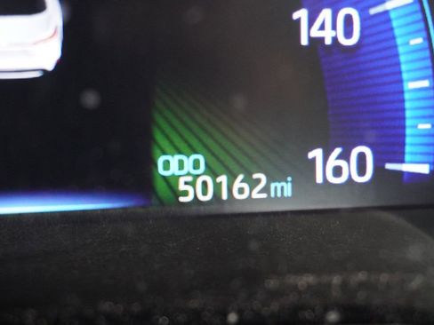 Used 2021 Toyota Corolla LE FWD image 3