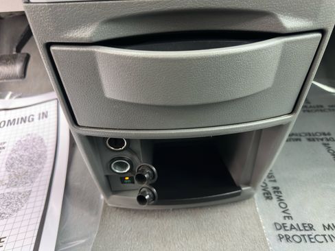 Used 2009 Chrysler Town & Country Touring image 22