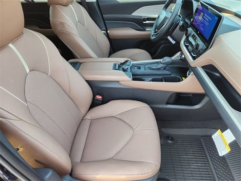 New 2026 Toyota Grand Highlander Platinum image 10
