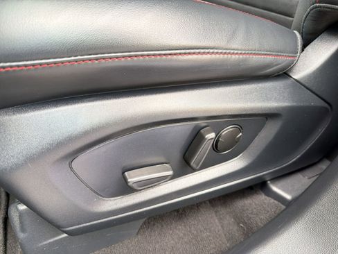 Used 2025 Ford Explorer ST-Line w/ ST-Line Street Pack image 14