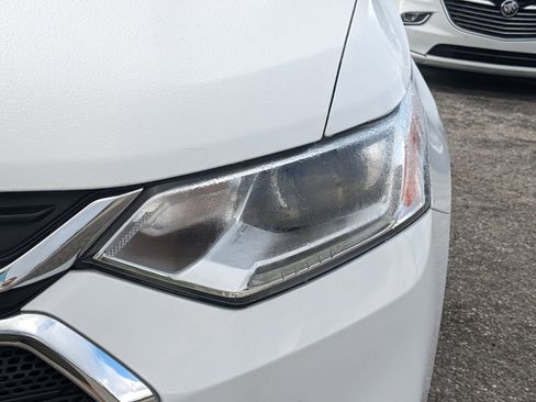 Used 2021 Chevrolet Traverse LS image 9