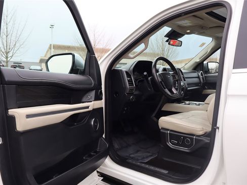 Used 2020 Ford Expedition Max Platinum image 12