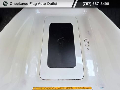 Used 2016 Toyota Prius Three Touring FWD image 19