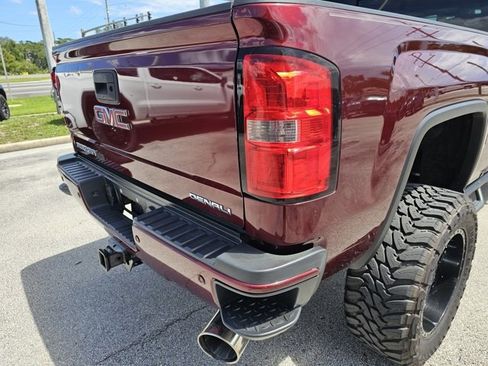 Used 2017 GMC Sierra 2500 Denali w/ Duramax Plus Package image 11