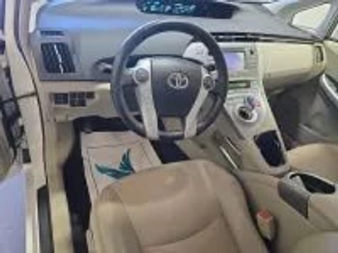 Used 2014 Toyota Prius Four FWD image 4