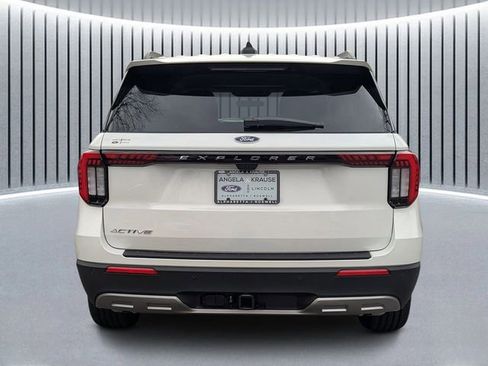 New 2026 Ford Explorer Active w/ Active Comfort Package image 5