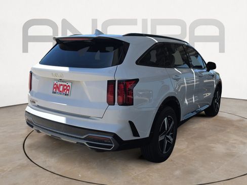 Certified 2023 Kia Sorento EX w/ Panoramic Sunroof Package FWD image 8
