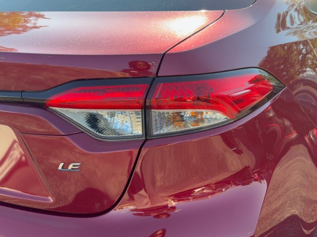 Used 2022 Toyota Corolla LE FWD image 11