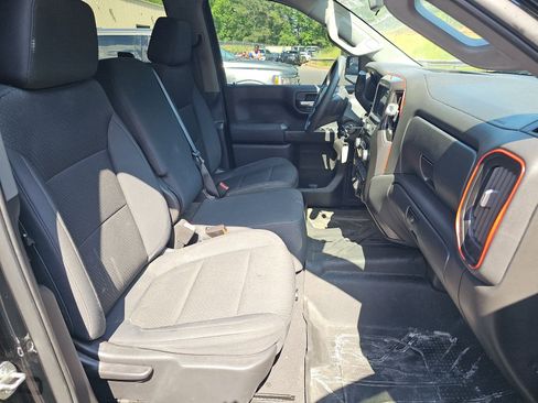 Used 2019 Chevrolet Silverado 1500 Custom w/ Custom Value Package AWD/4WD image 14