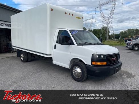 Used 2019 GMC Savana 3500 Extended RWD image 1