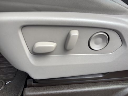 Used 2023 GMC Sierra 1500 SLT w/ SLT Convenience Package image 20