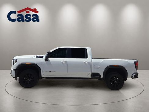 Used 2024 GMC Sierra 2500 AT4 AWD/4WD image 3