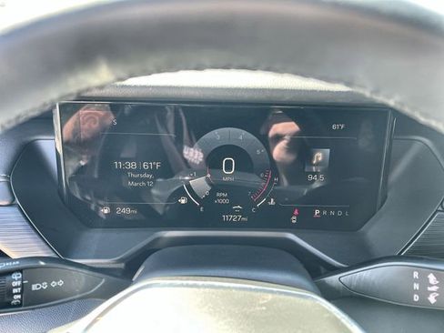 Used 2025 GMC Acadia Elevation image 12