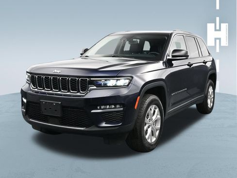 Used 2023 Jeep Grand Cherokee Limited AWD/4WD image 2