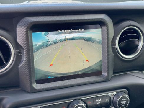 Certified 2022 Jeep Wrangler Unlimited Sahara image 24