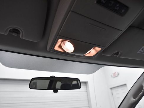 Used 2015 Dodge Grand Caravan SXT image 21