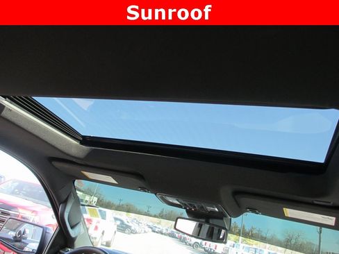 Used 2024 GMC Sierra 1500 AT4 w/ AT4 Premium Package image 15