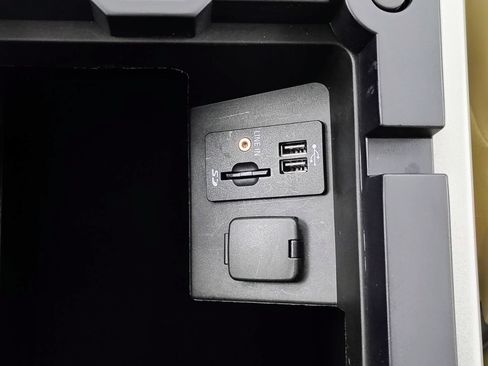 Used 2015 Ford Expedition Limited w/ Equipment Group 301A image 39