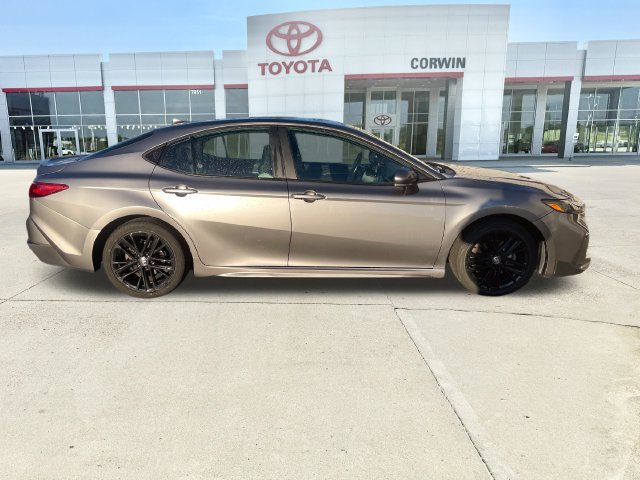 Used 2025 Toyota Camry SE FWD image 6