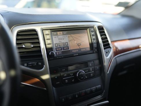 Used 2011 Jeep Grand Cherokee Overland AWD/4WD image 13