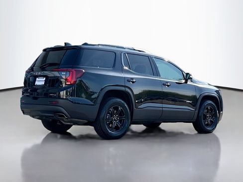 Used 2022 GMC Acadia AT4 w/ Technology Package AWD/4WD image 2